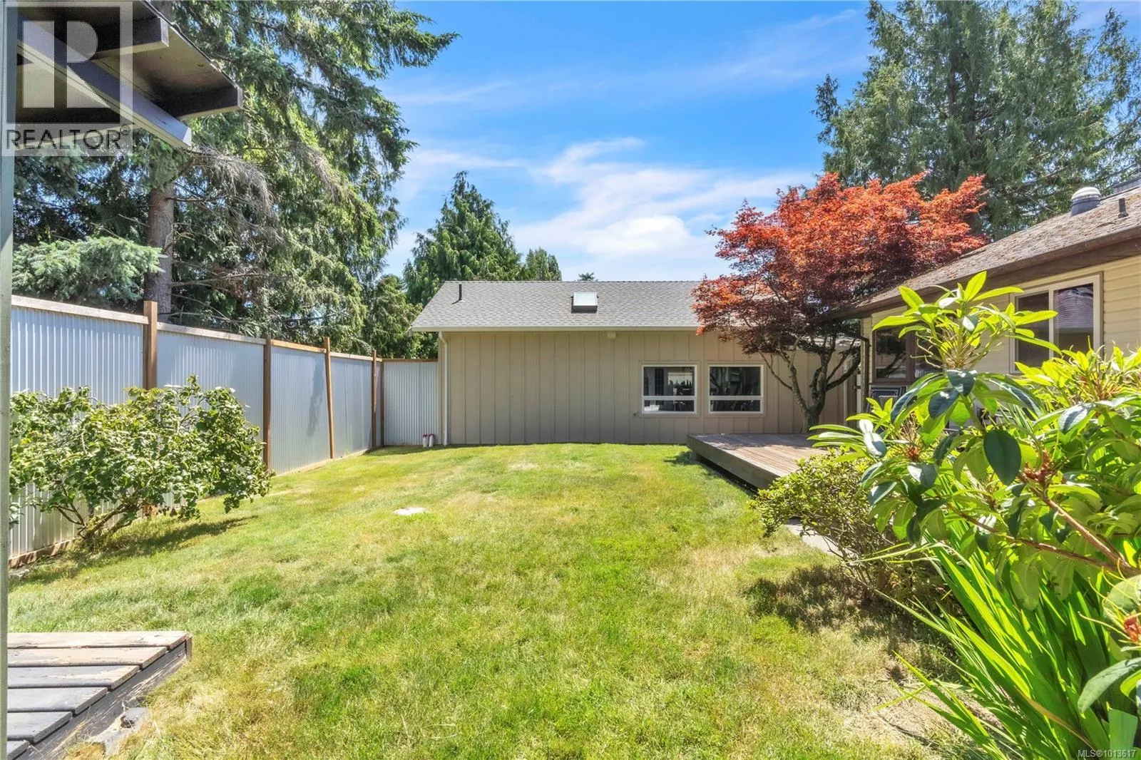 1985 Saunders Rd