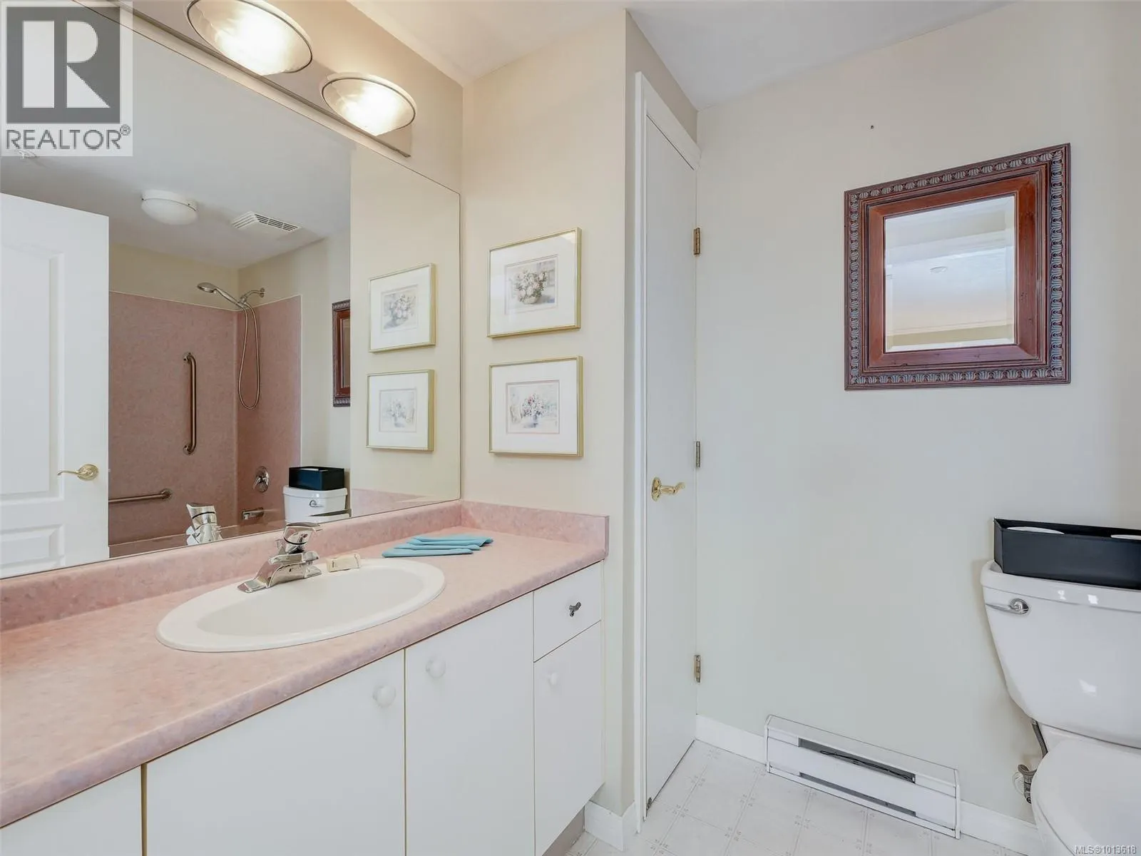 413 3133 Tillicum Rd