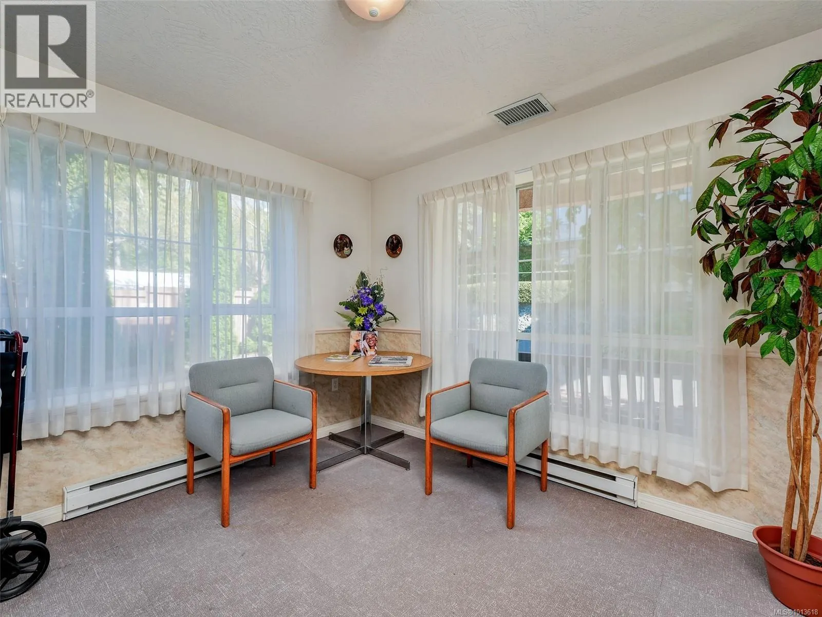 413 3133 Tillicum Rd