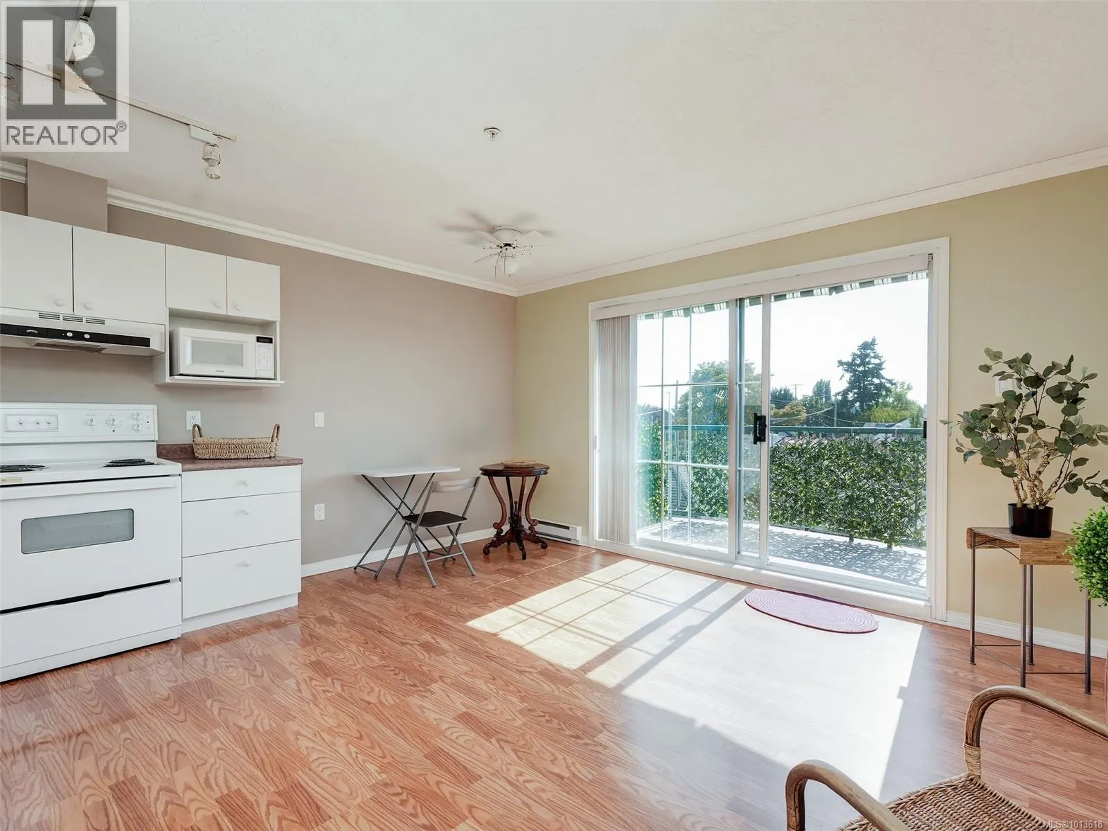413 3133 Tillicum Rd