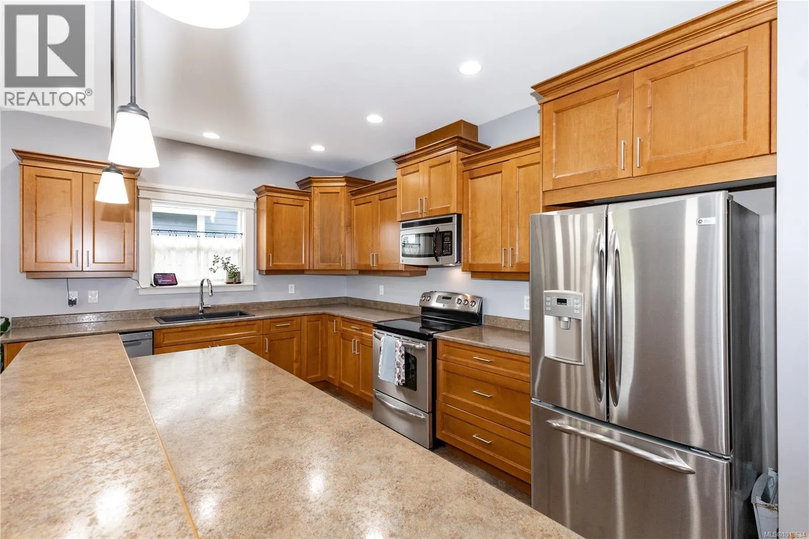 381 Legacy Dr