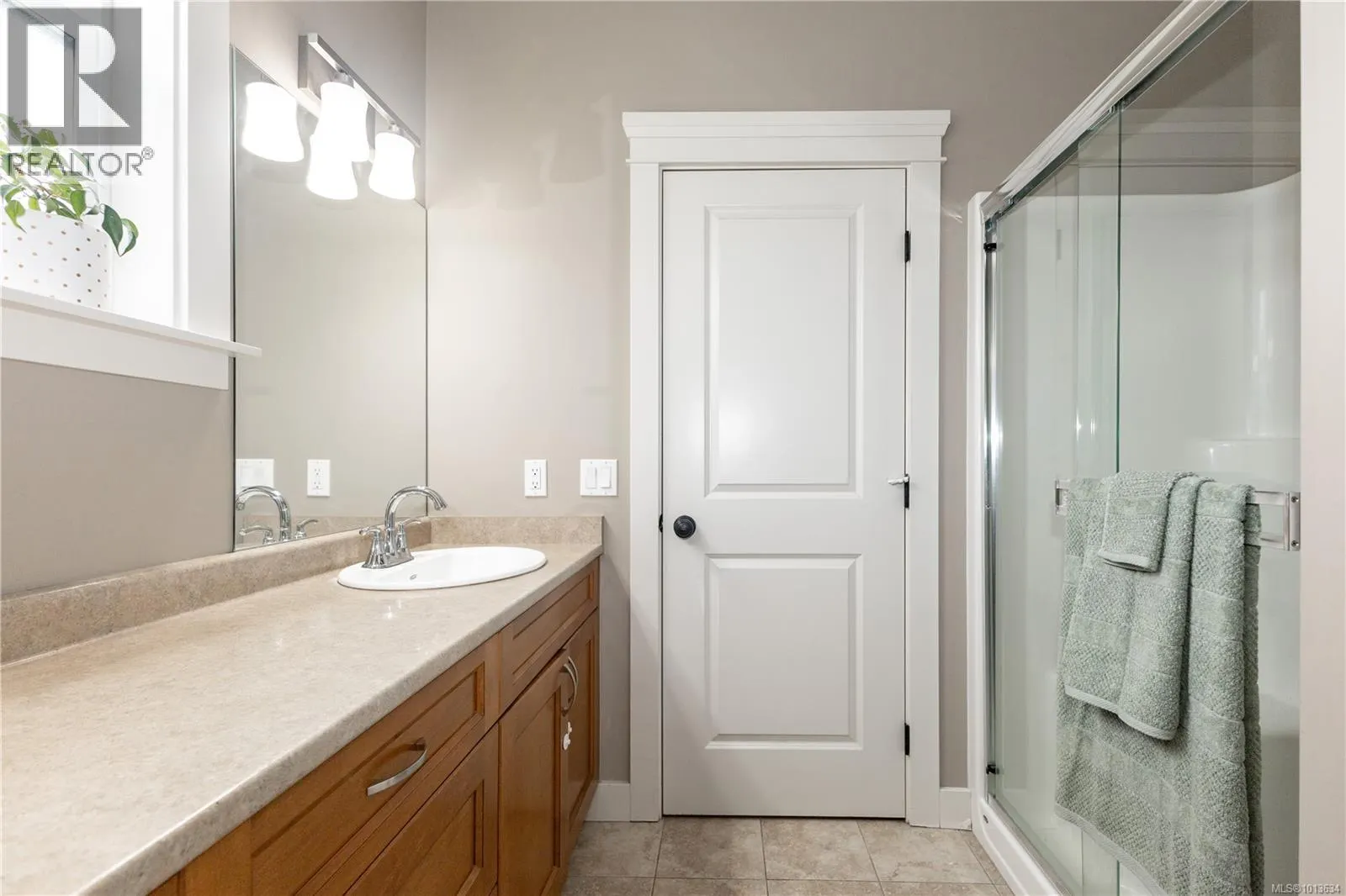 381 Legacy Dr