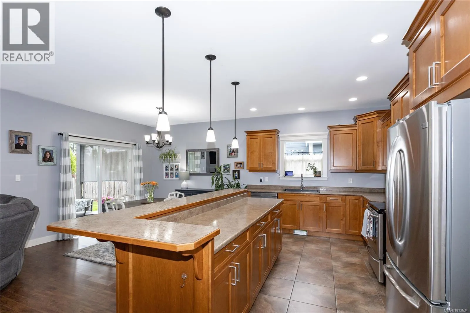 381 Legacy Dr