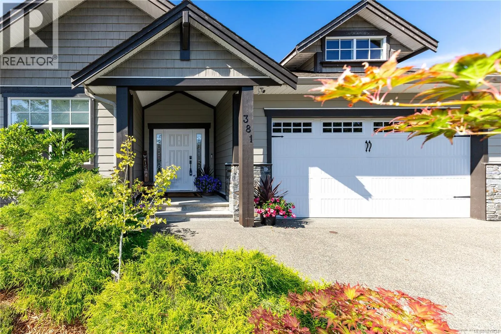381 Legacy Dr