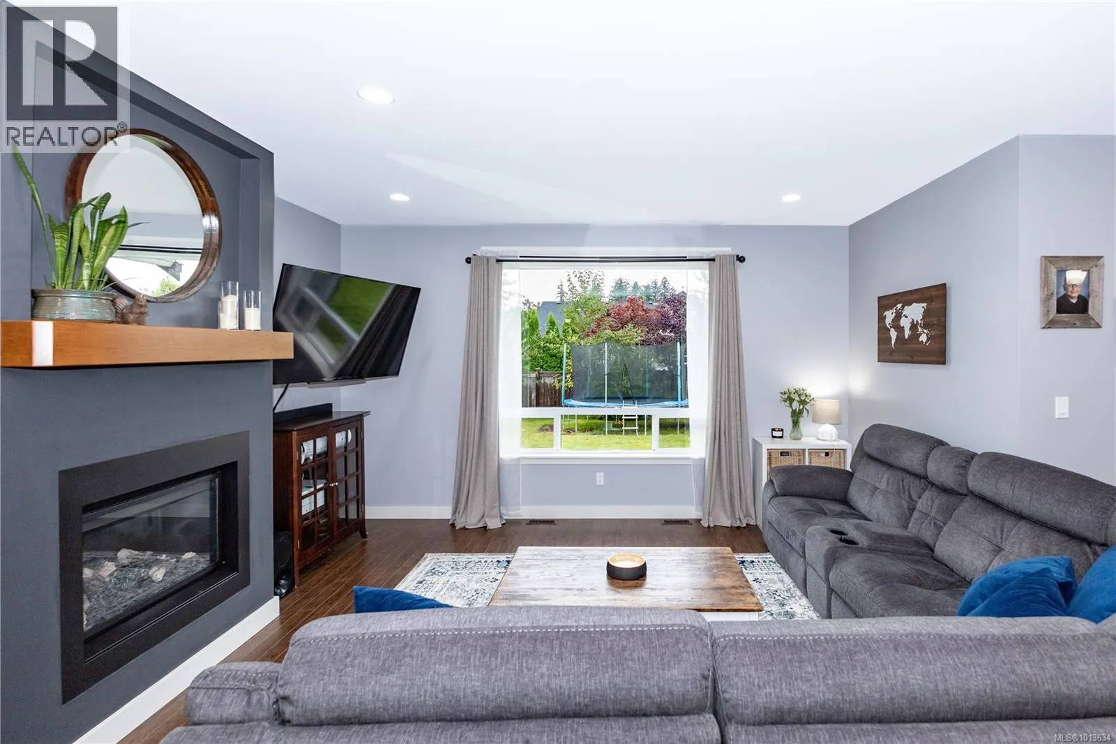 381 Legacy Dr