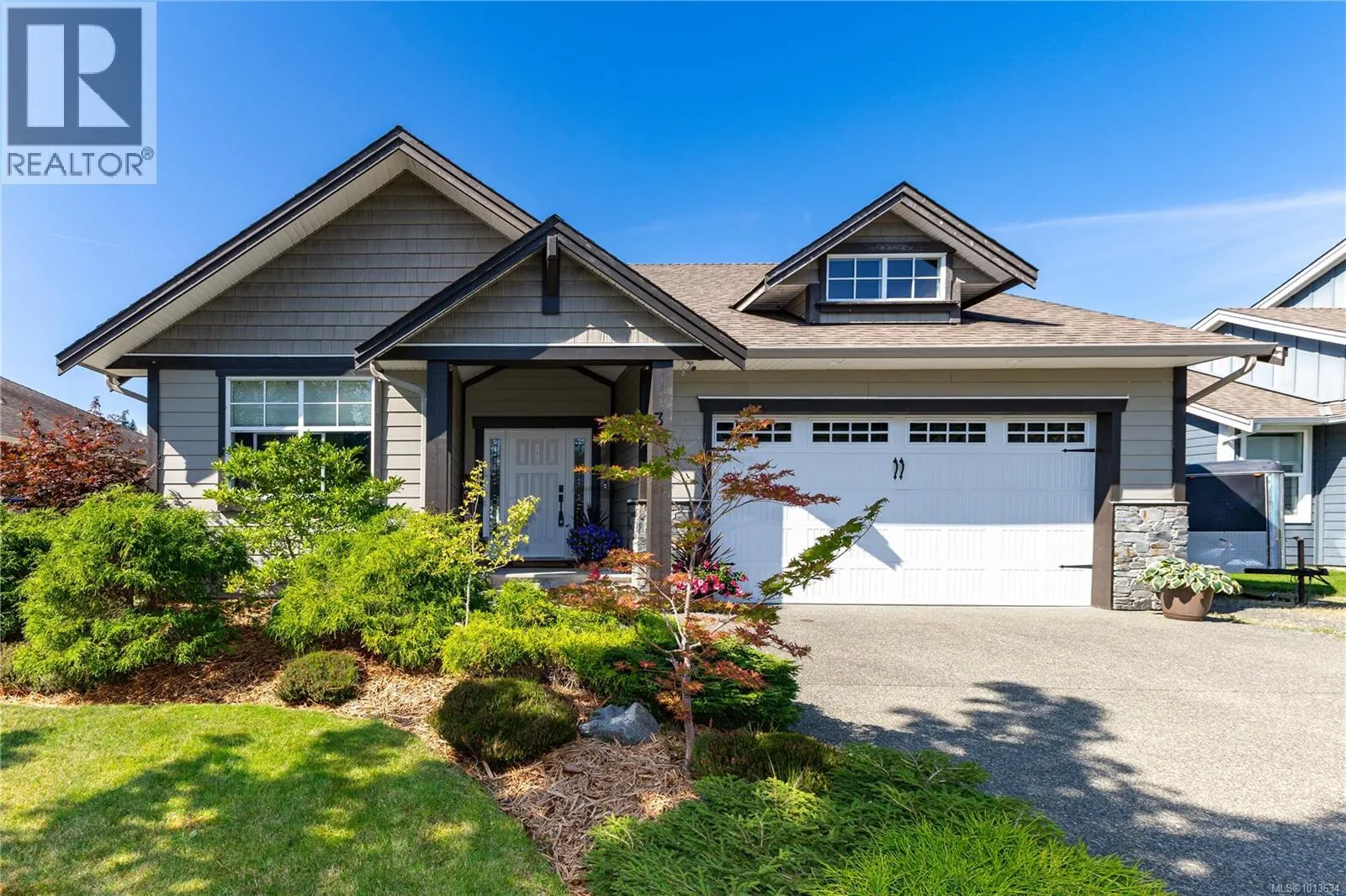 381 Legacy Dr