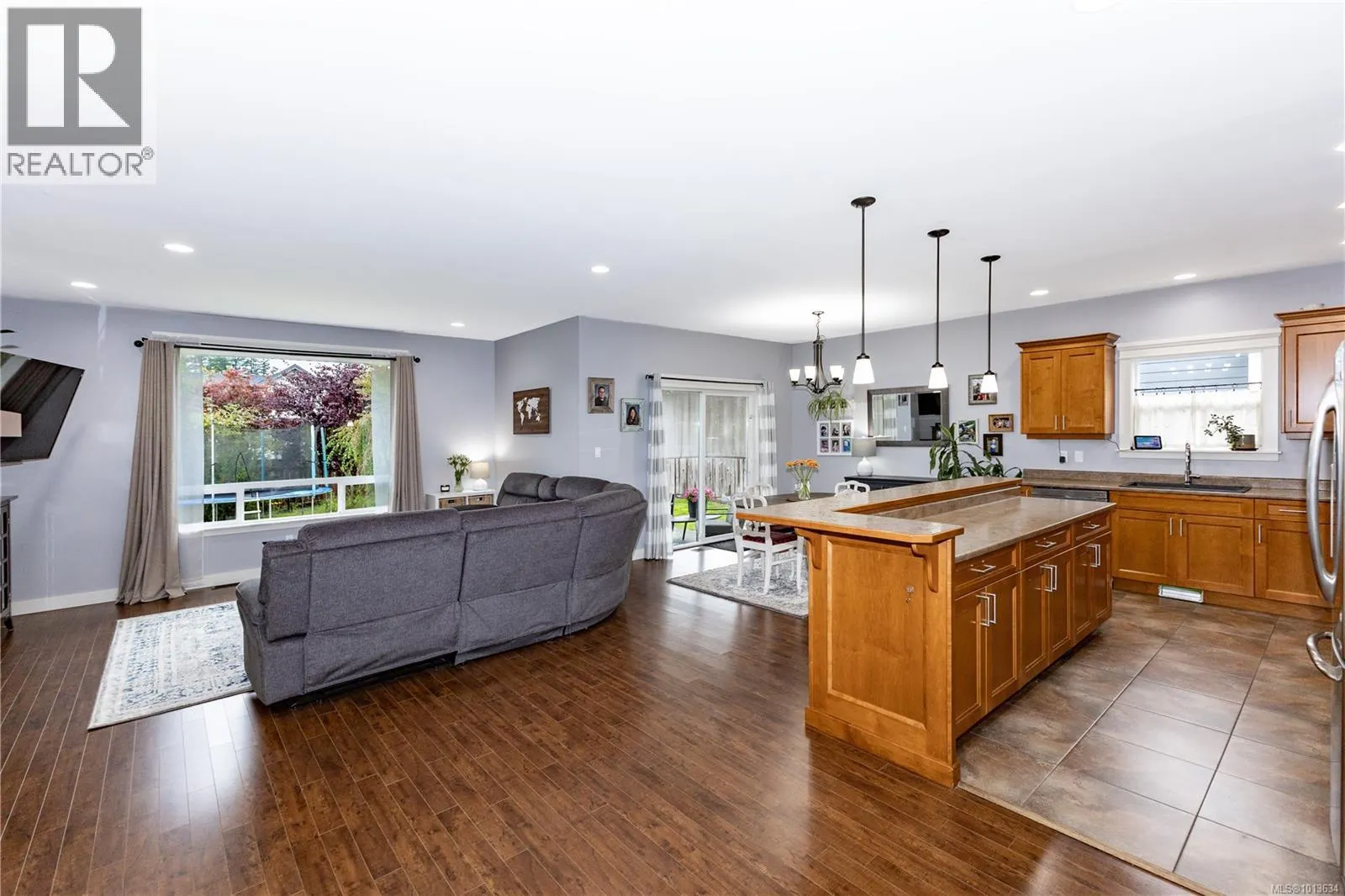 381 Legacy Dr