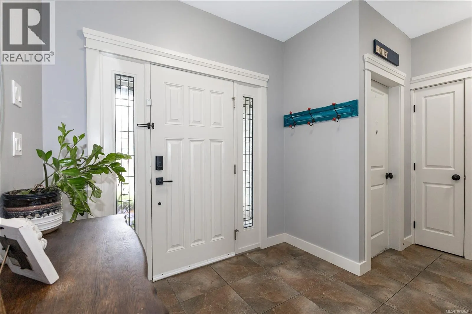 381 Legacy Dr