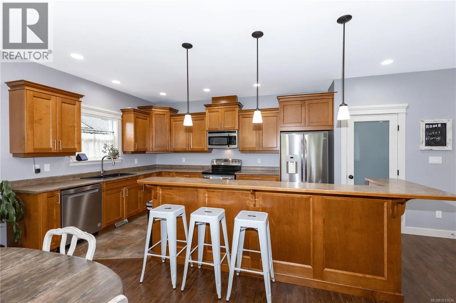 381 Legacy Dr