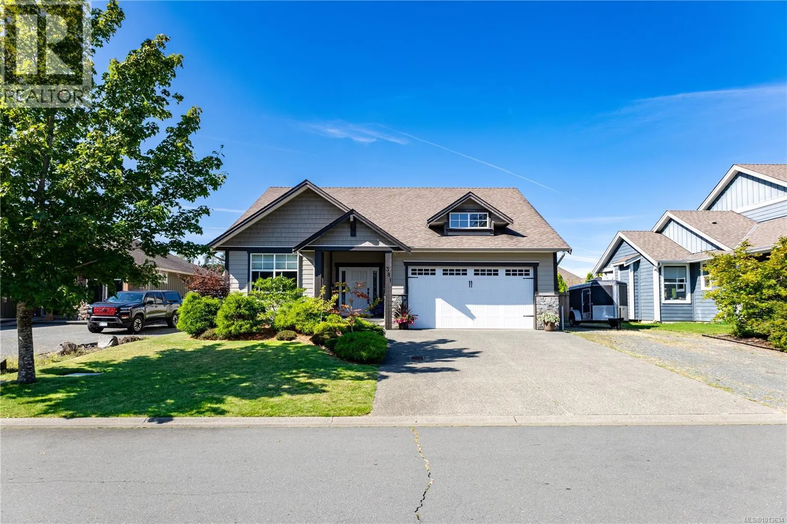381 Legacy Dr