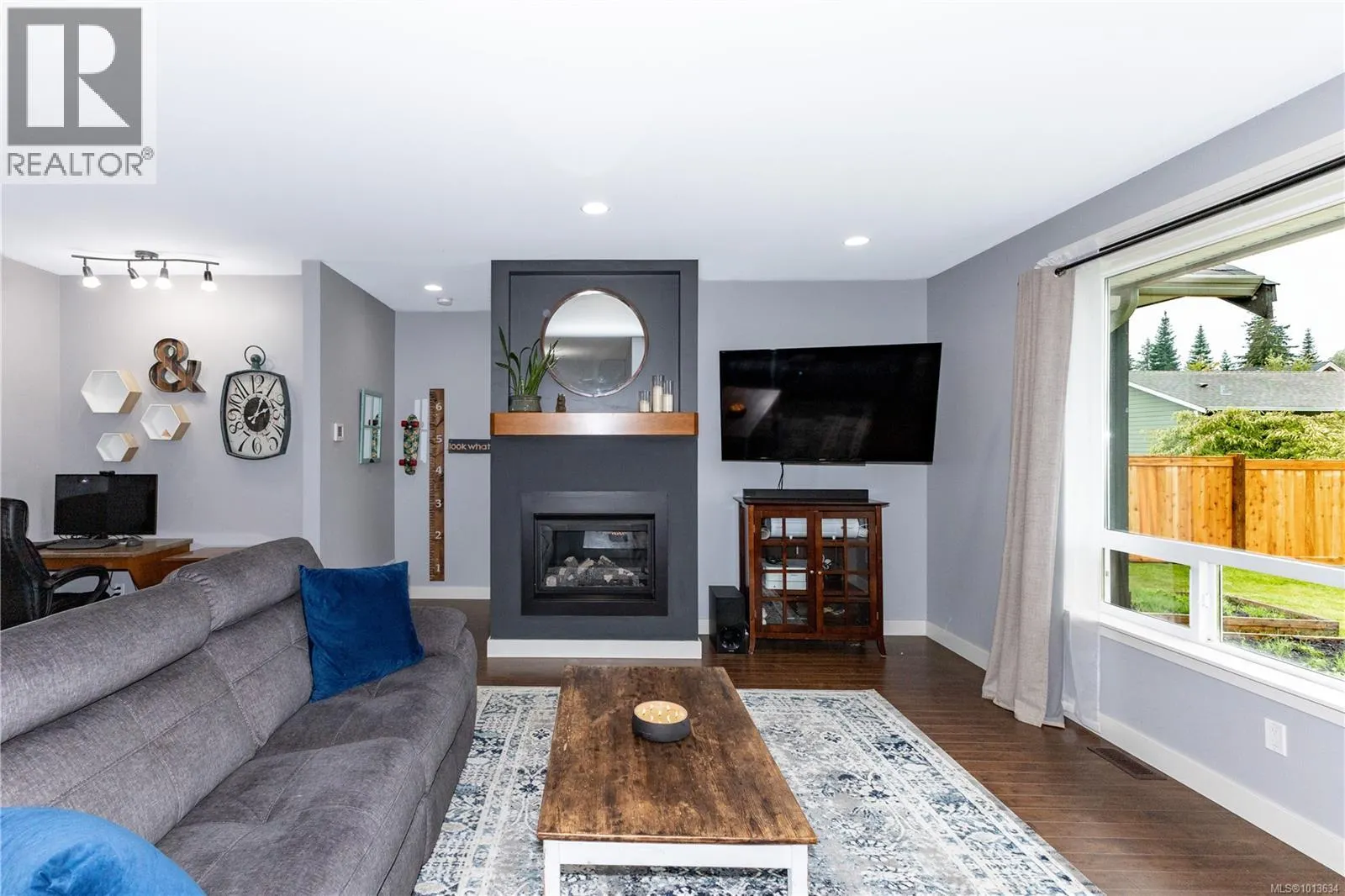381 Legacy Dr