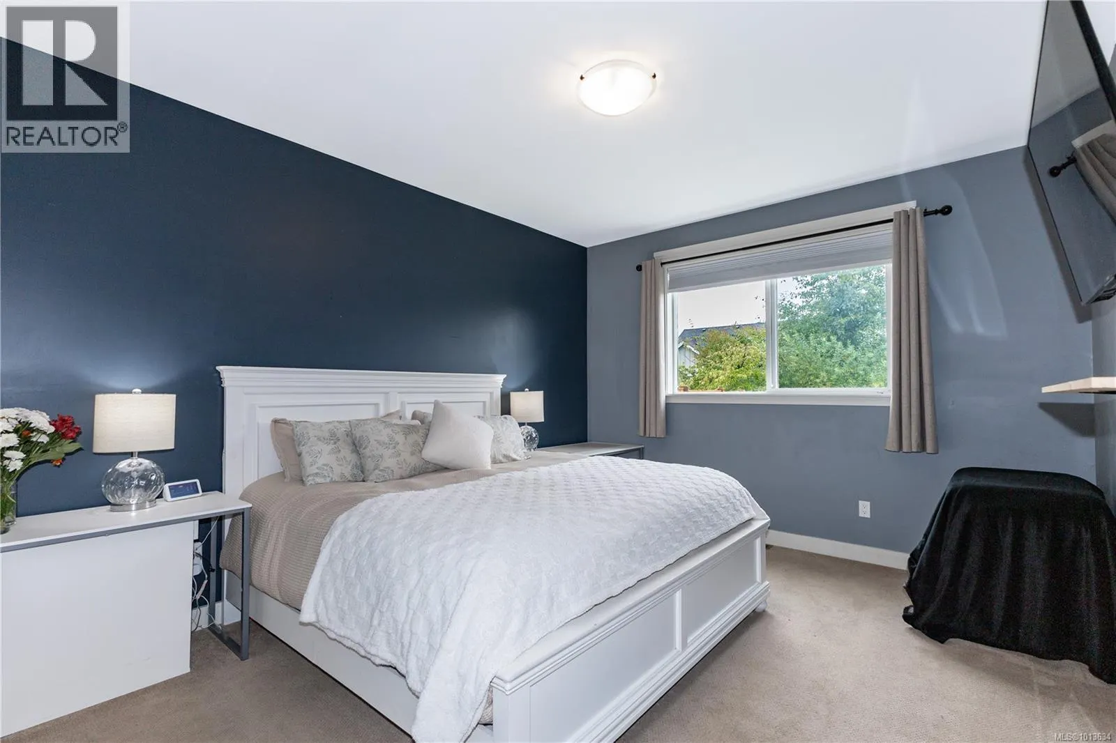 381 Legacy Dr