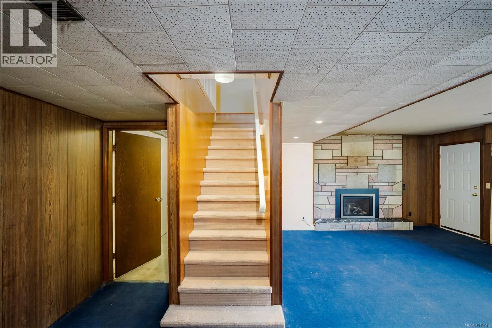 439 Foster St