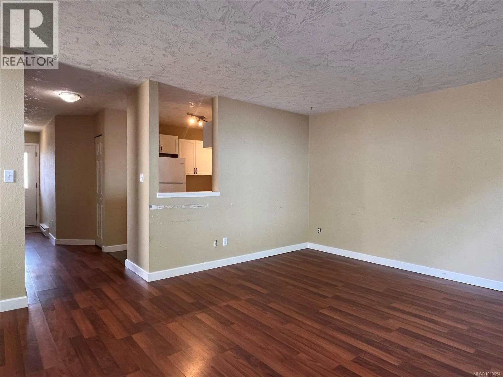 12 215 Madill Rd