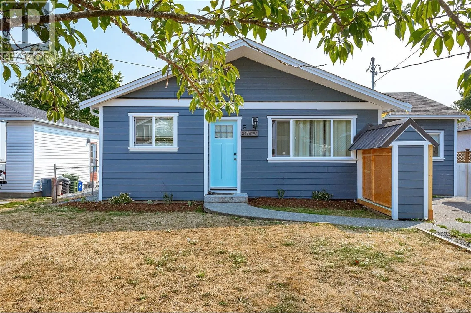 2189A &2189B Amelia Ave