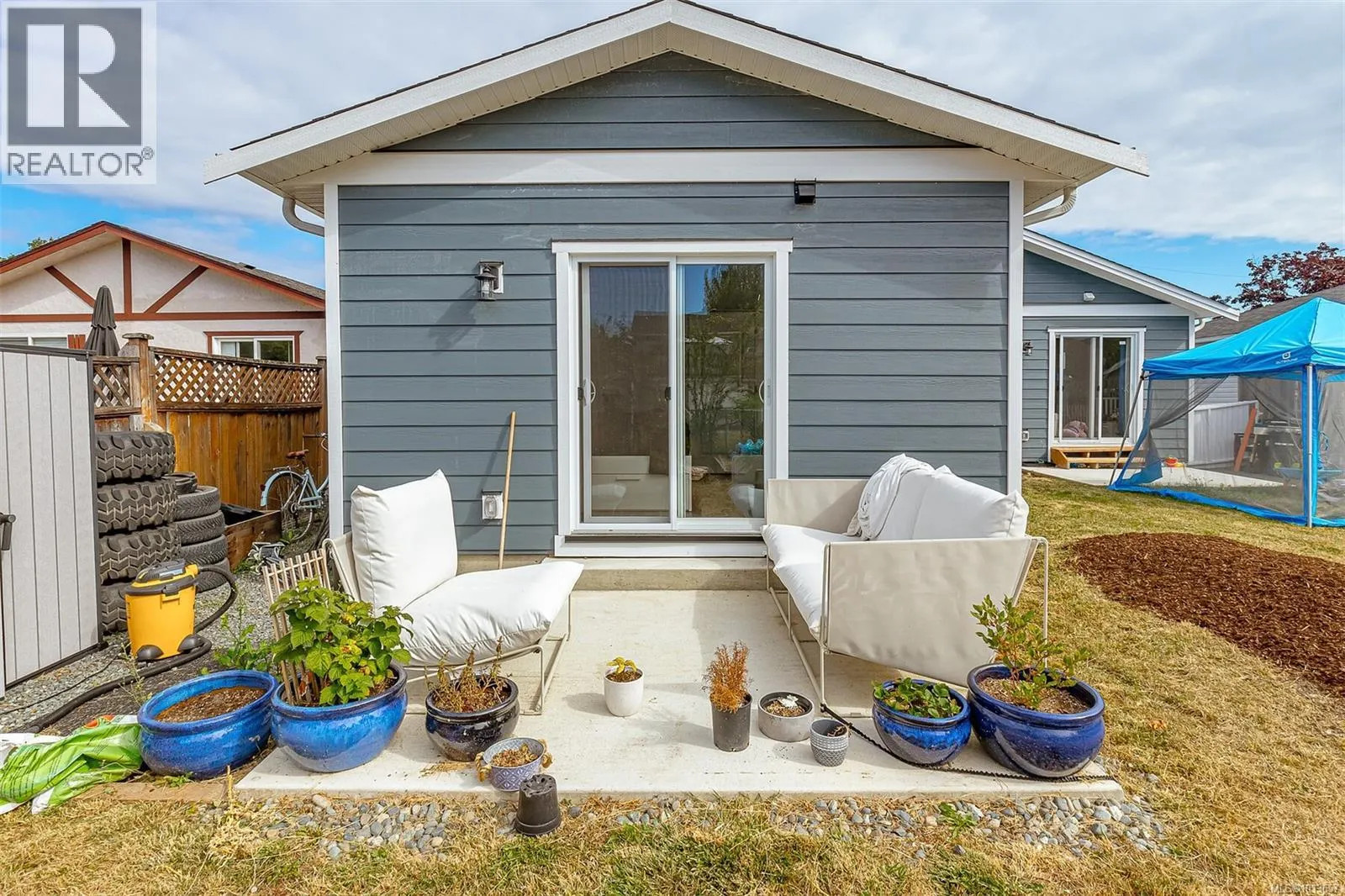 2189A &2189B Amelia Ave