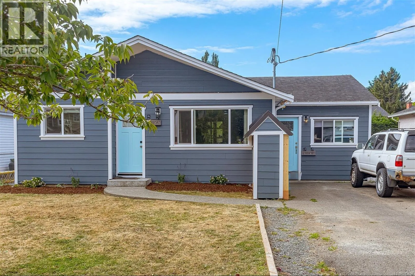 2189A &2189B Amelia Ave