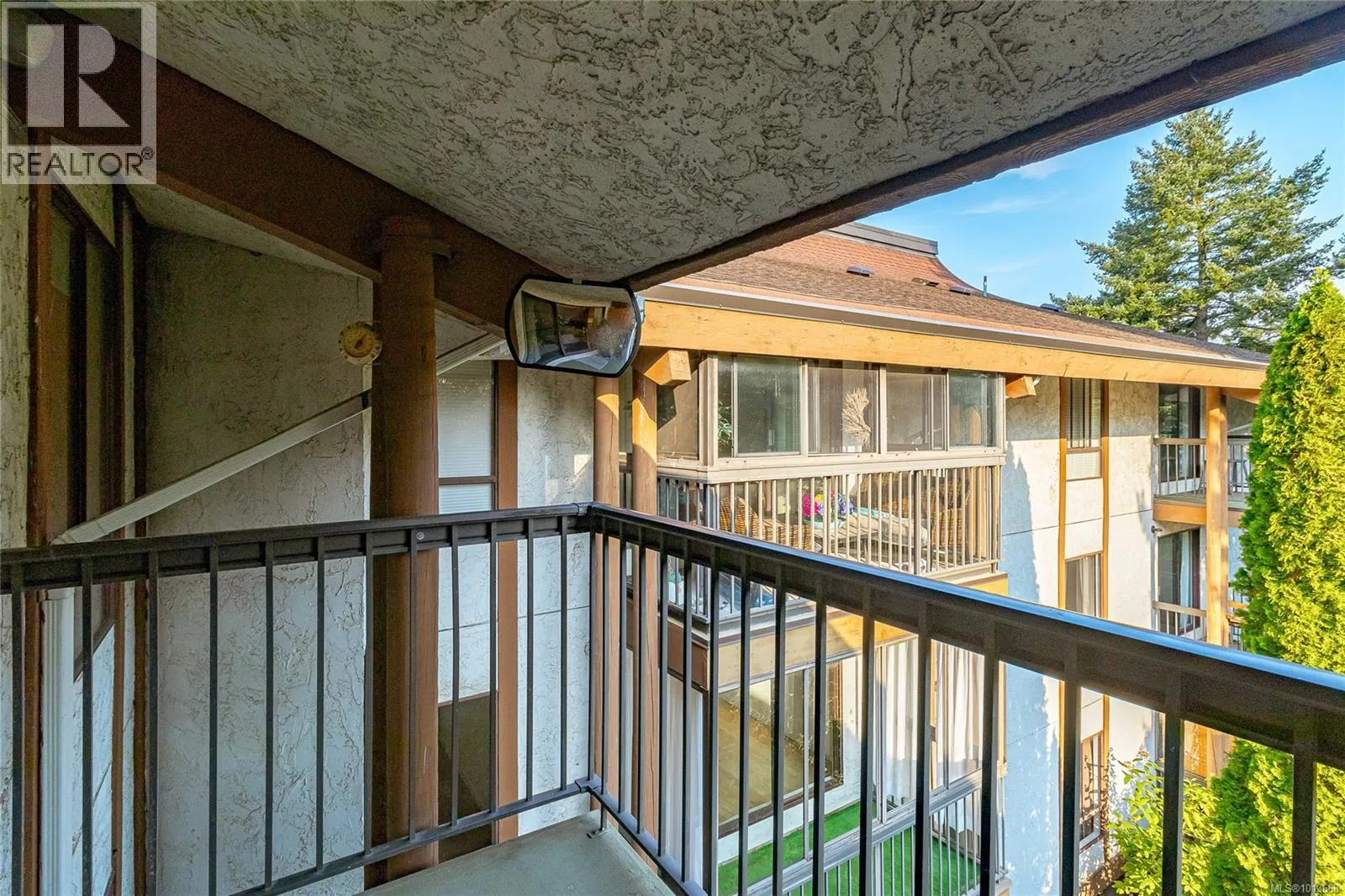 407 1009 McKenzie Ave