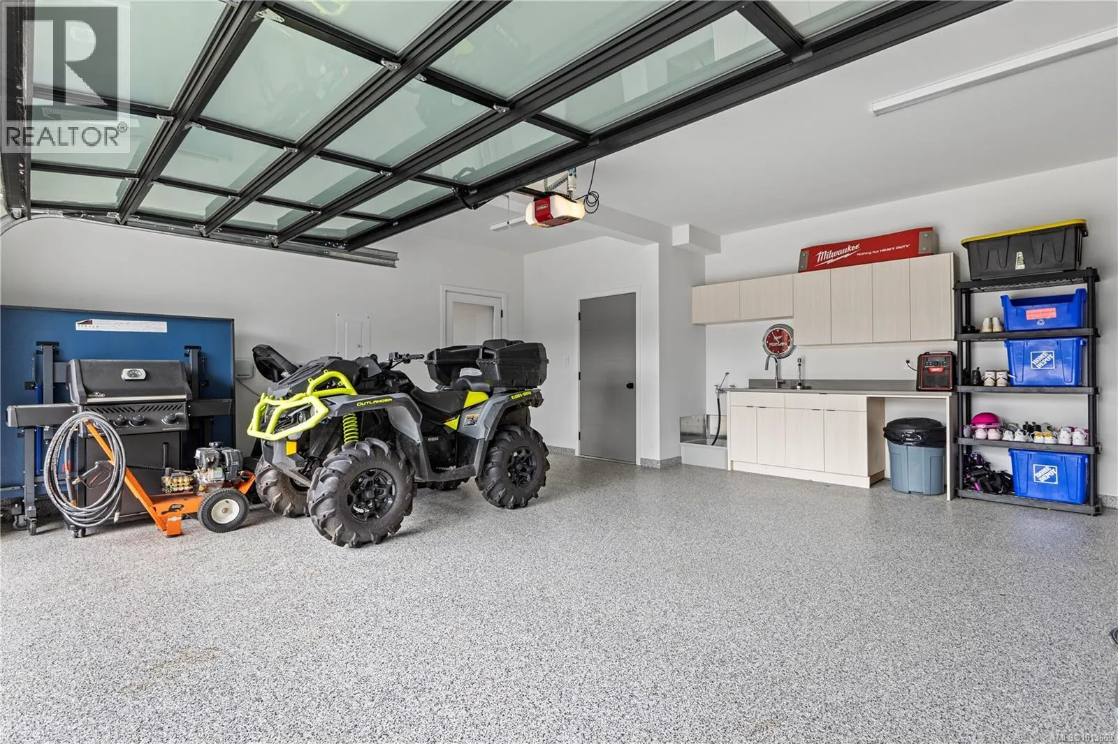 1046 Golden Spire Cres
