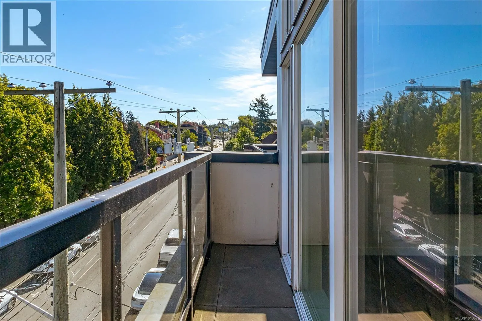 402 1121 Fort St