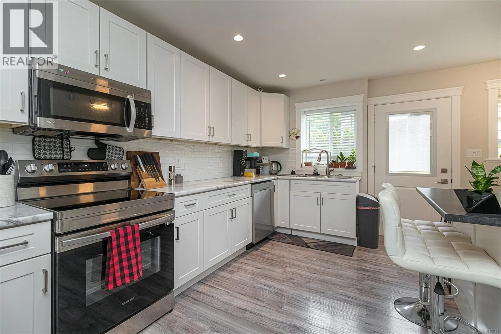 2115 Erinan Blvd