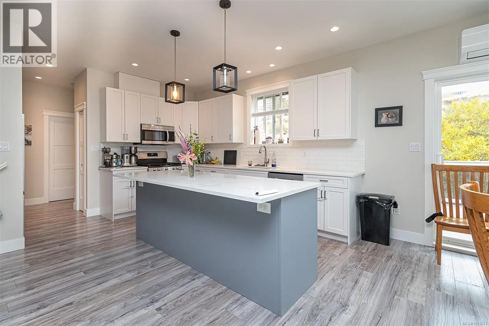 2115 Erinan Blvd