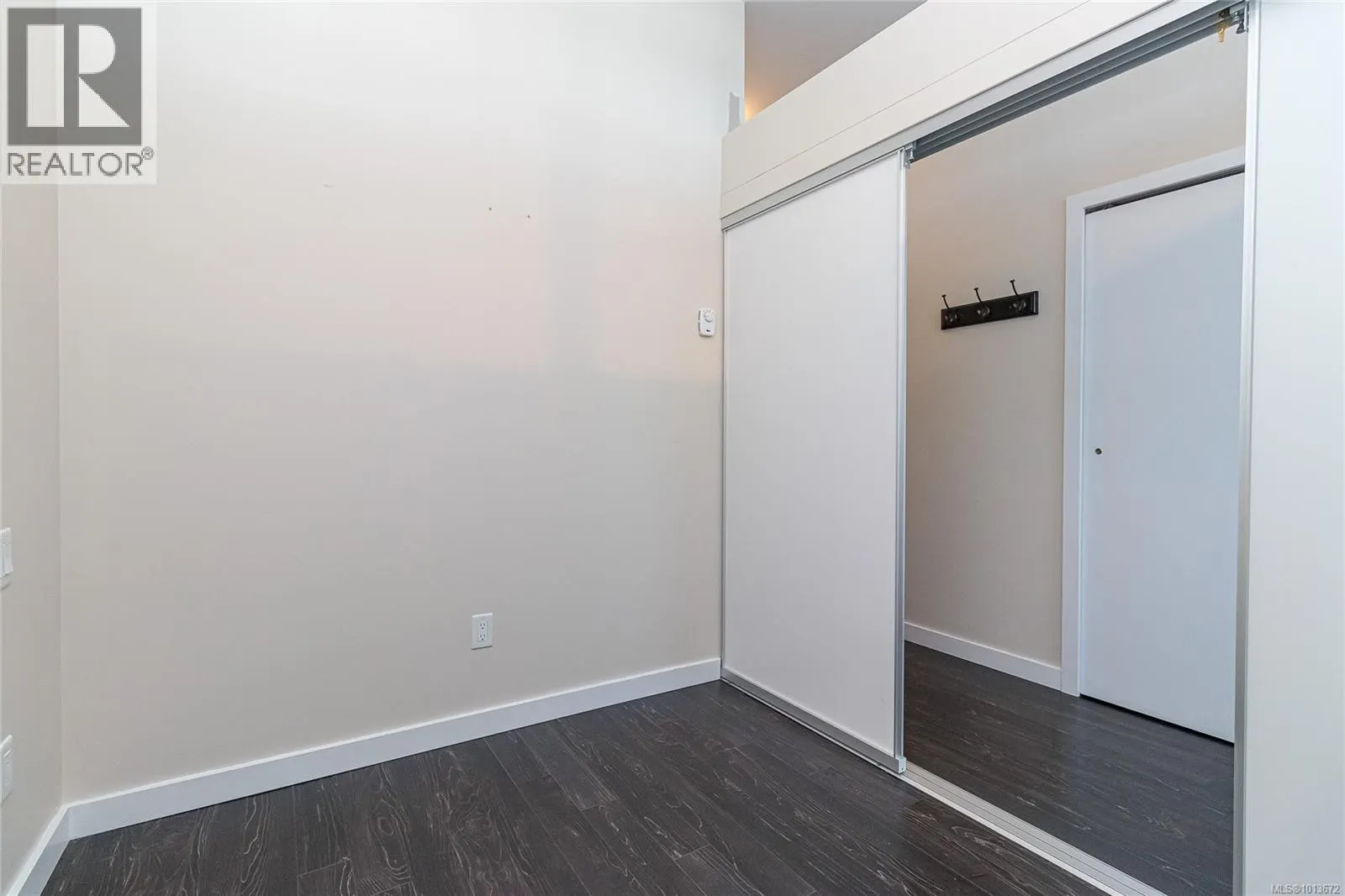 402 1121 Fort St