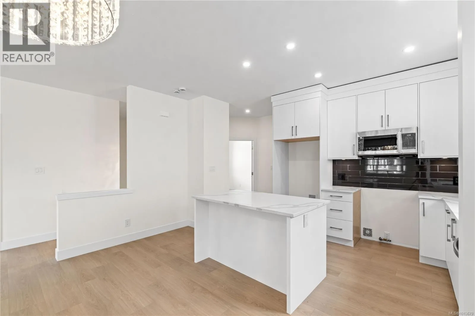 397 Avaani Way