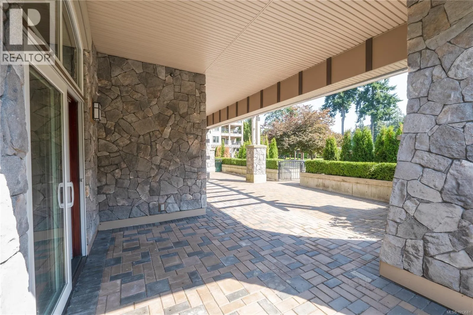 147 1335 BEAR MOUNTAIN Pkwy