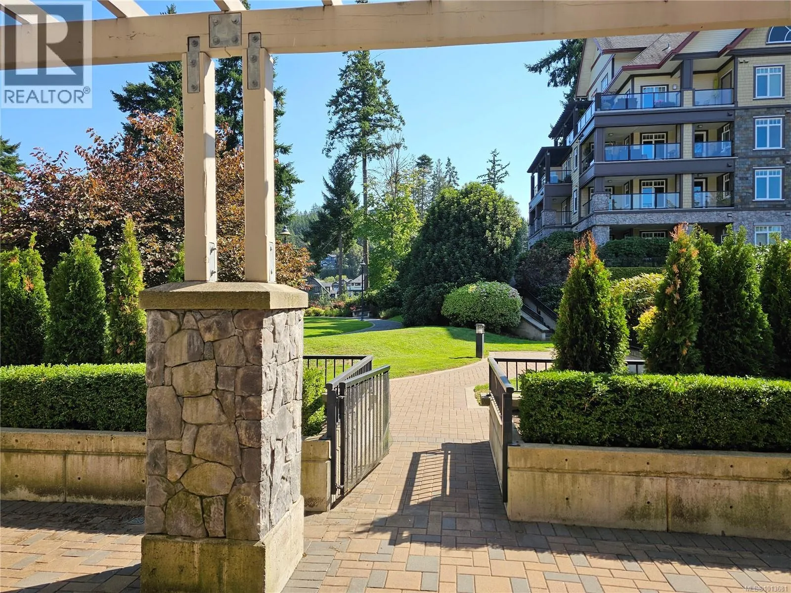 147 1335 BEAR MOUNTAIN Pkwy