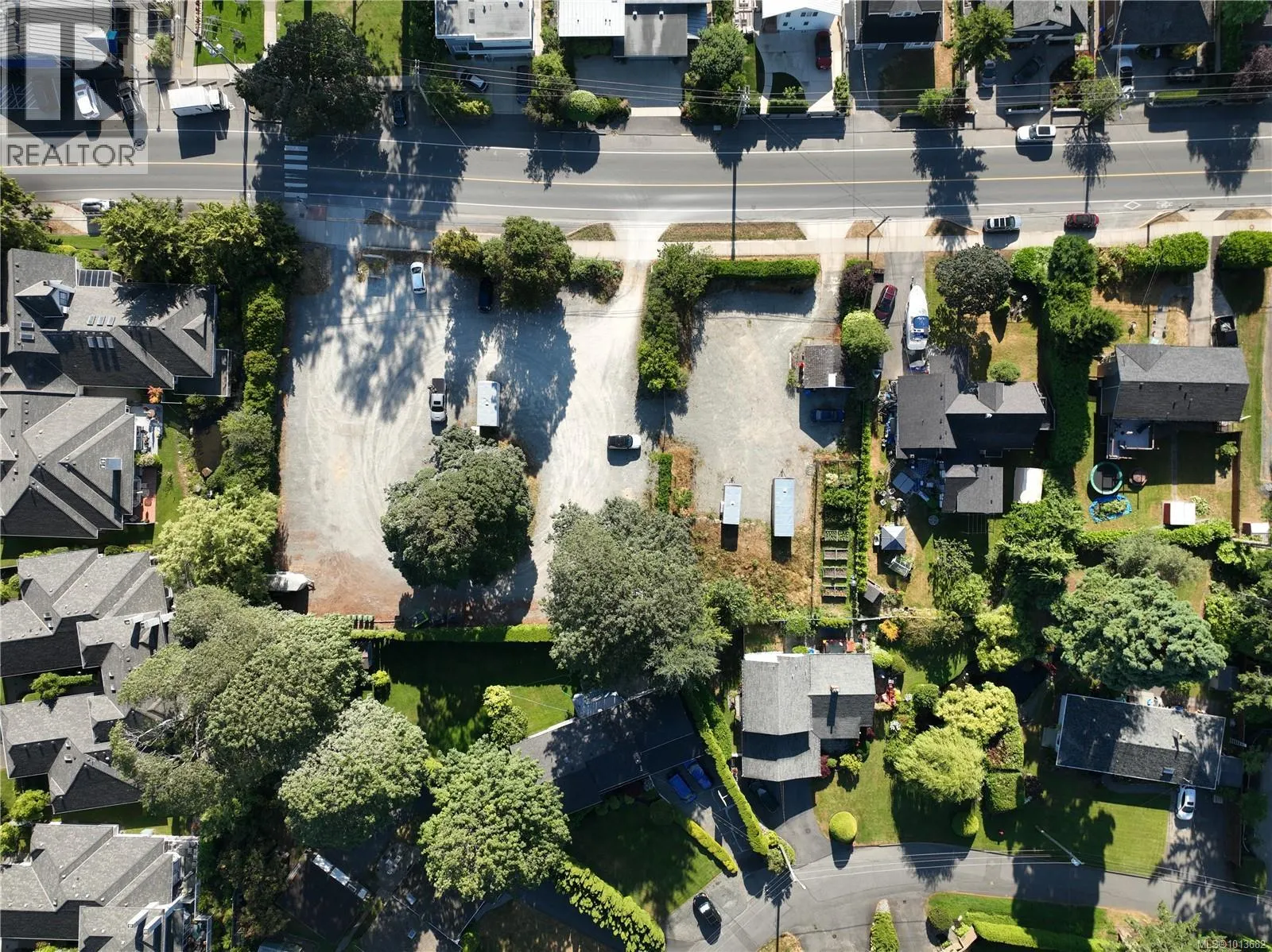 5090 Cordova Bay Rd
