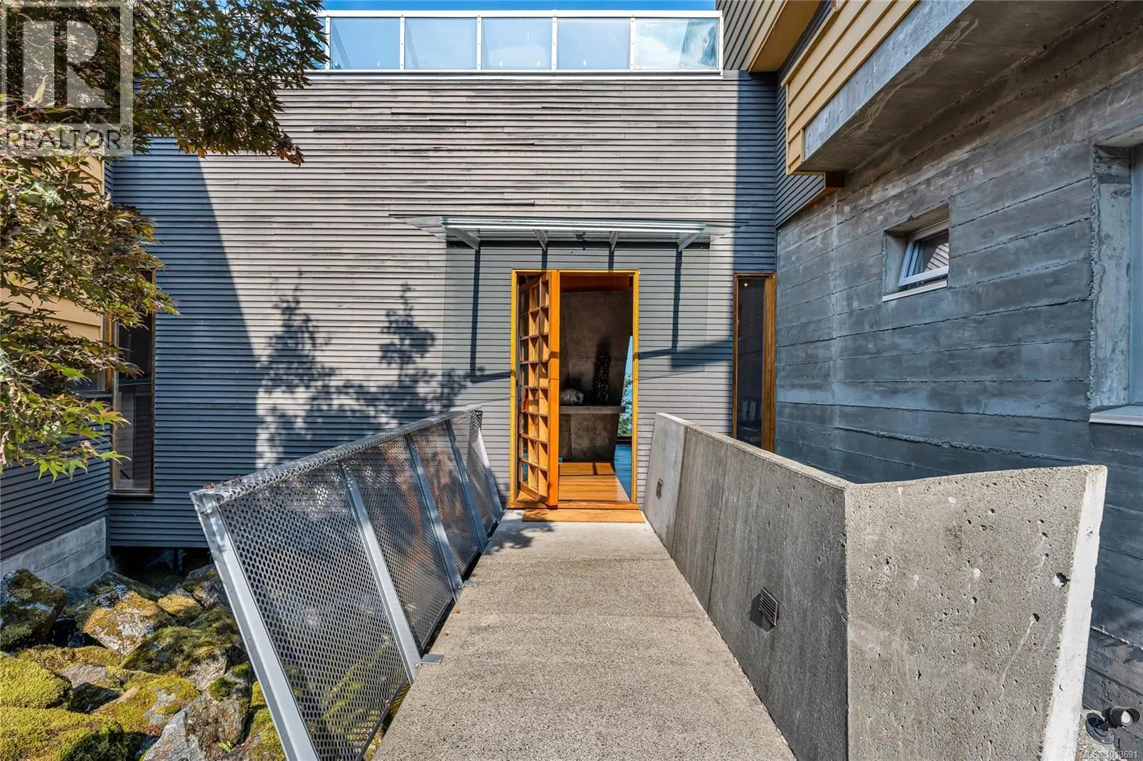 8909 Park Pacific Terr