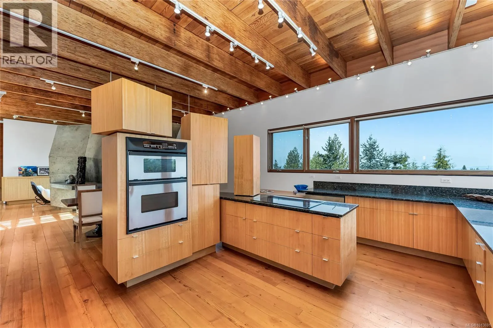 8909 Park Pacific Terr