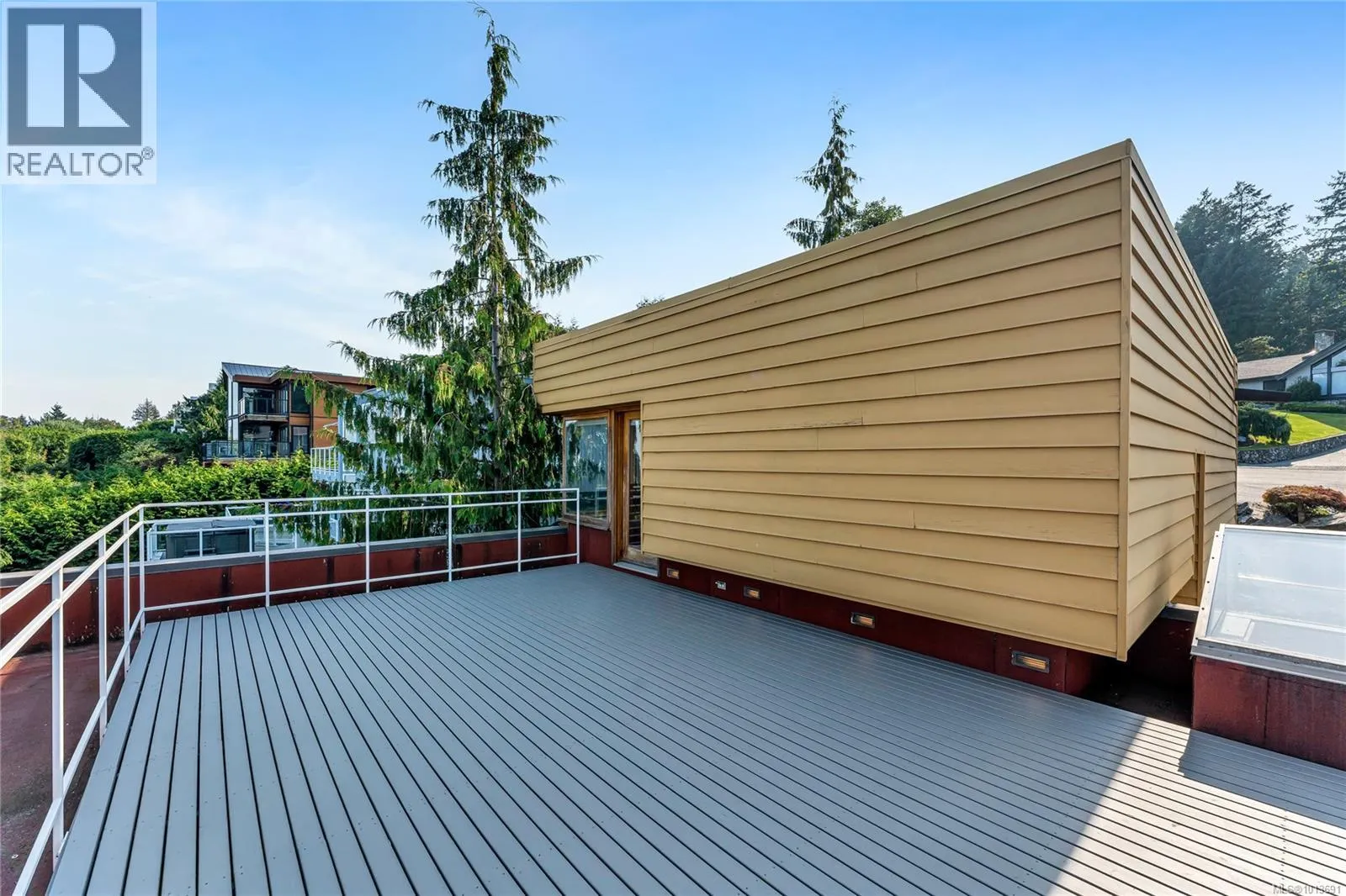 8909 Park Pacific Terr