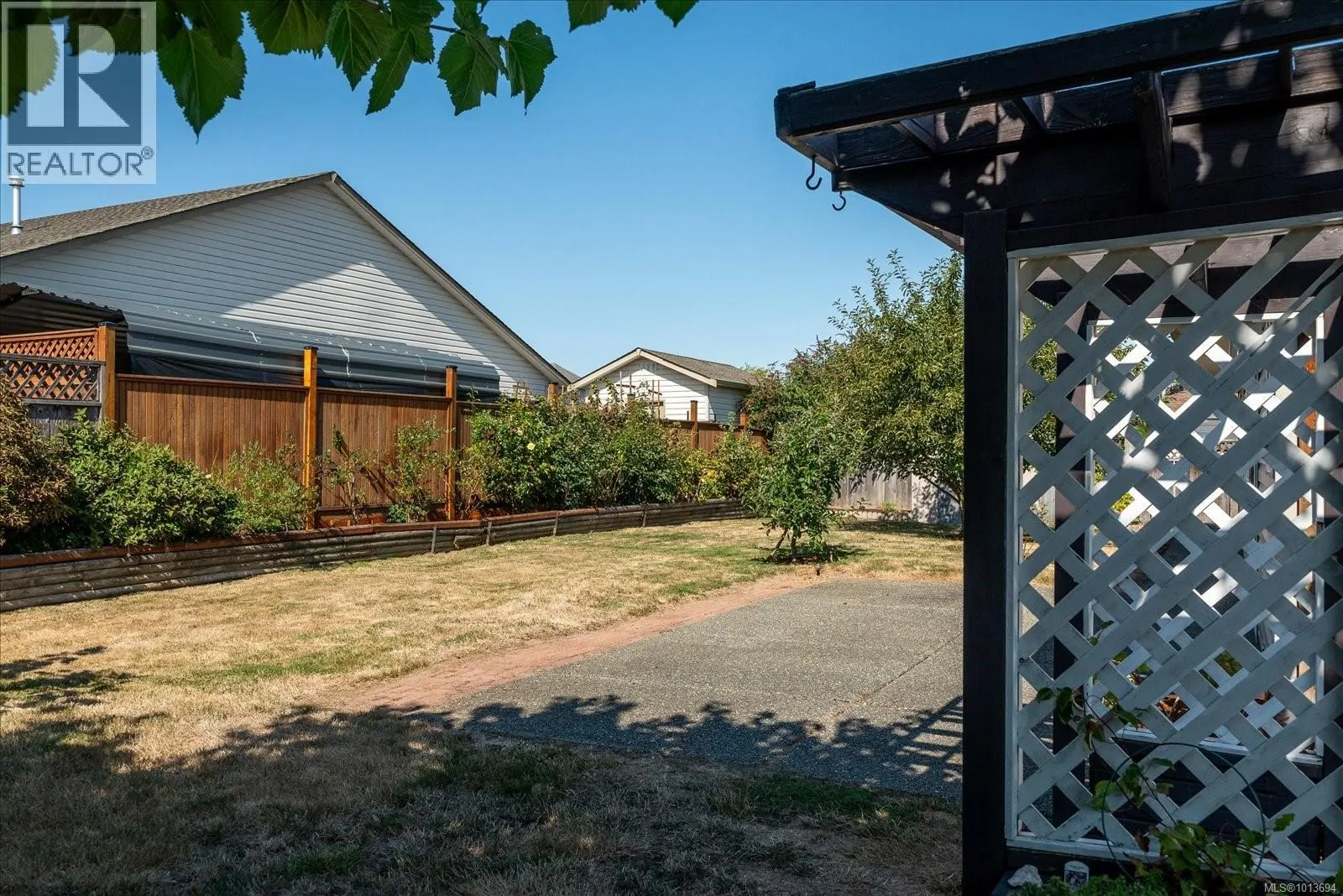 255 Strawberry Cres