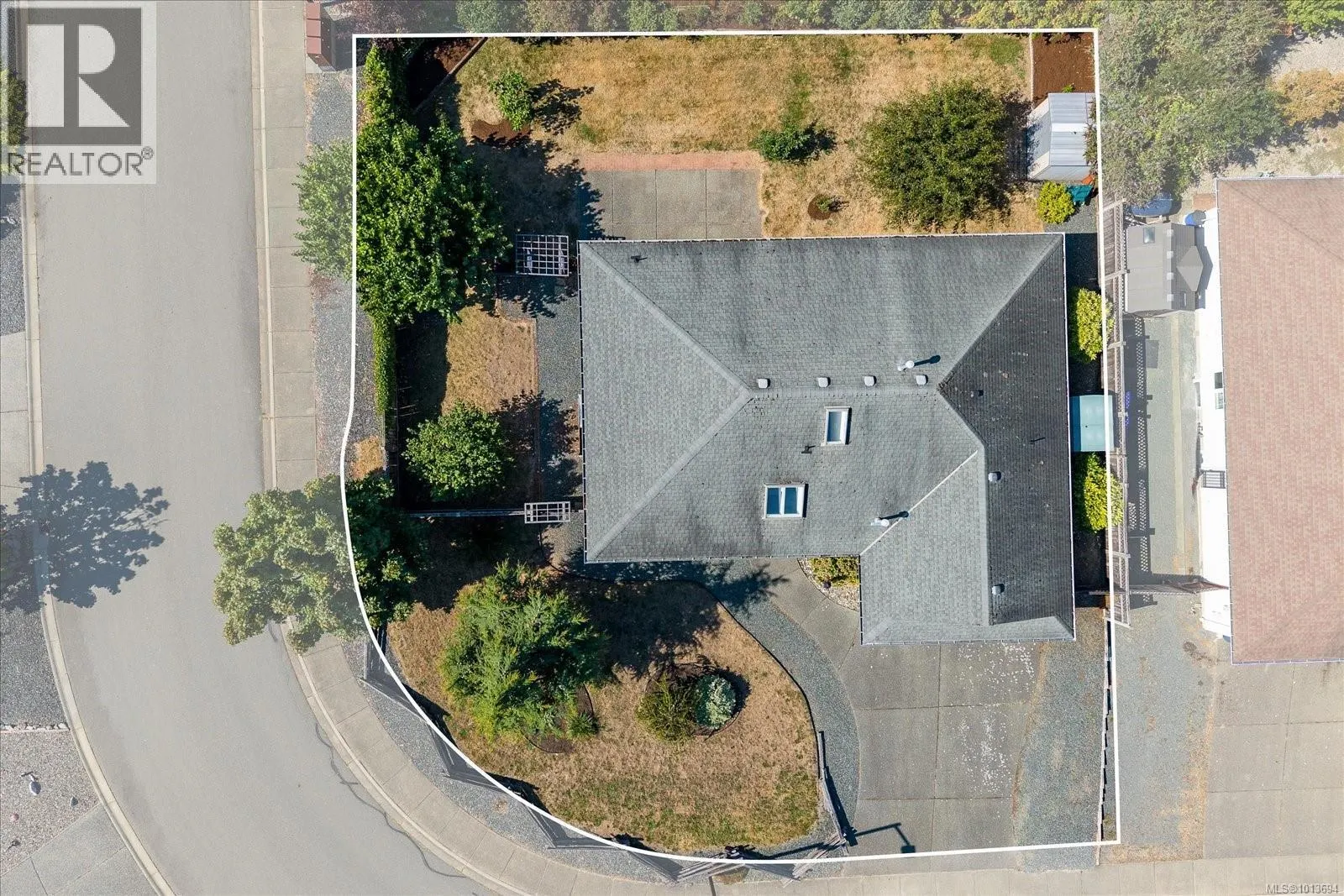 255 Strawberry Cres