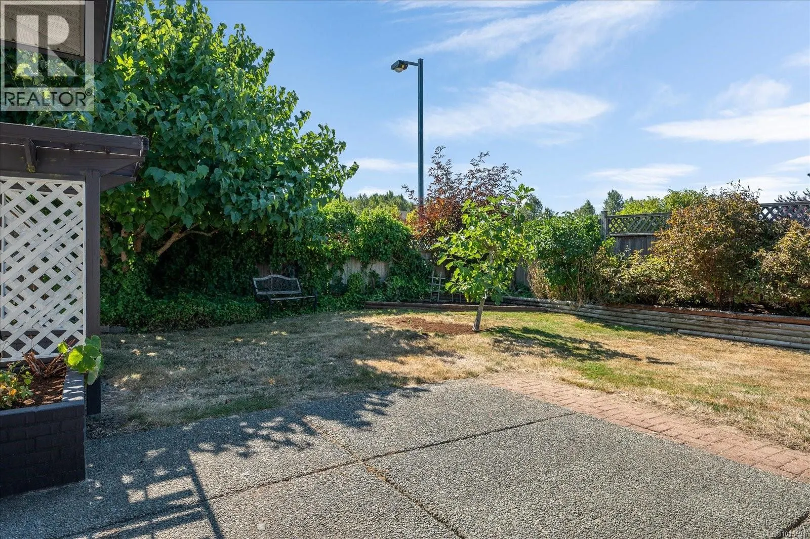 255 Strawberry Cres