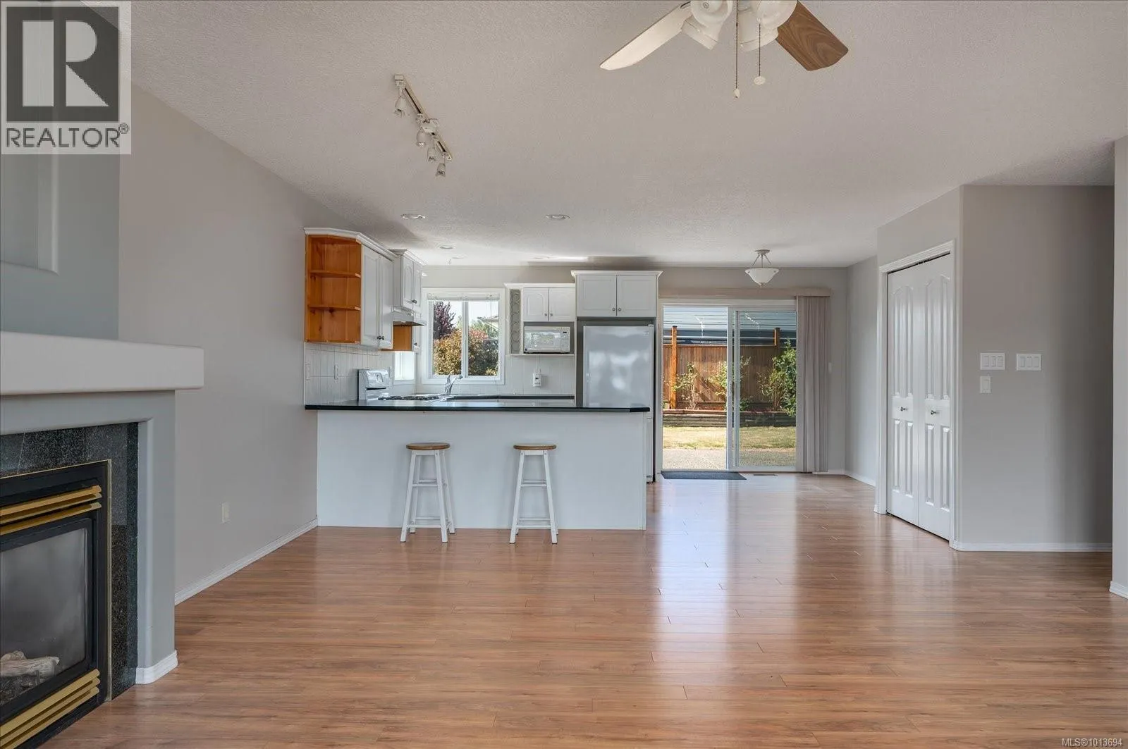 255 Strawberry Cres