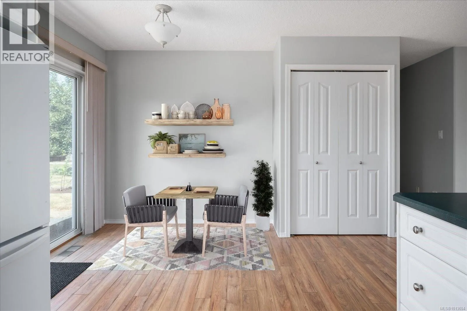 255 Strawberry Cres