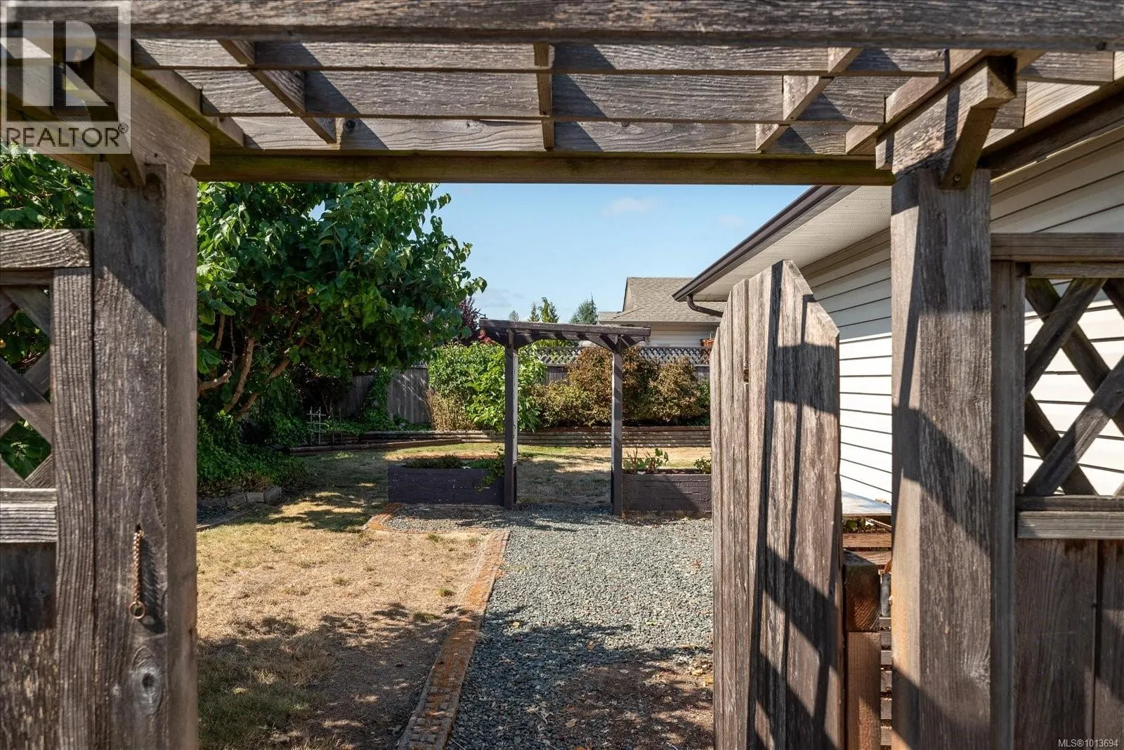255 Strawberry Cres