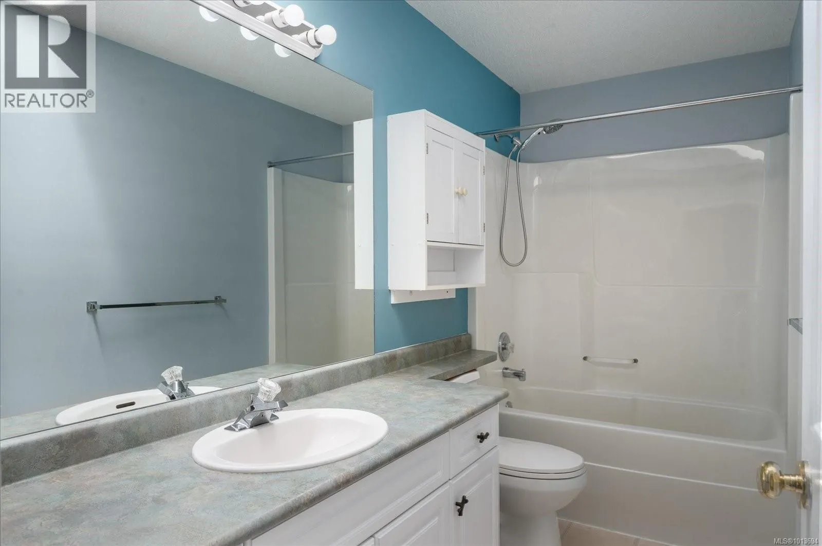 255 Strawberry Cres