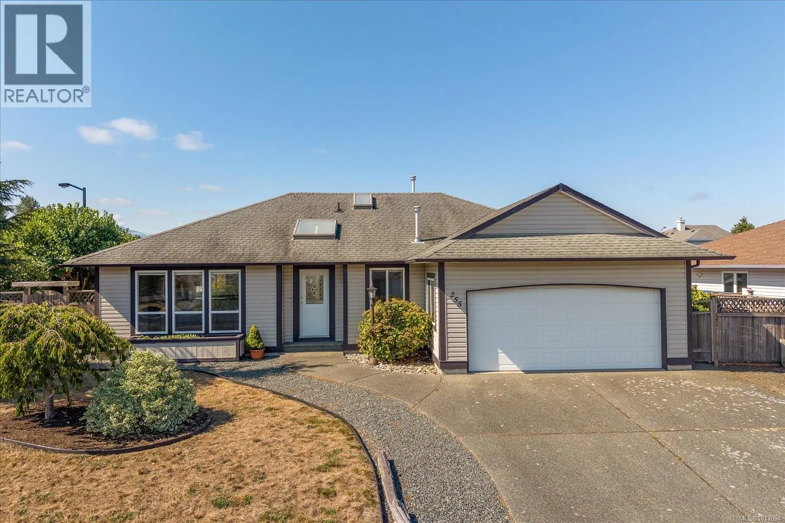 255 Strawberry Cres