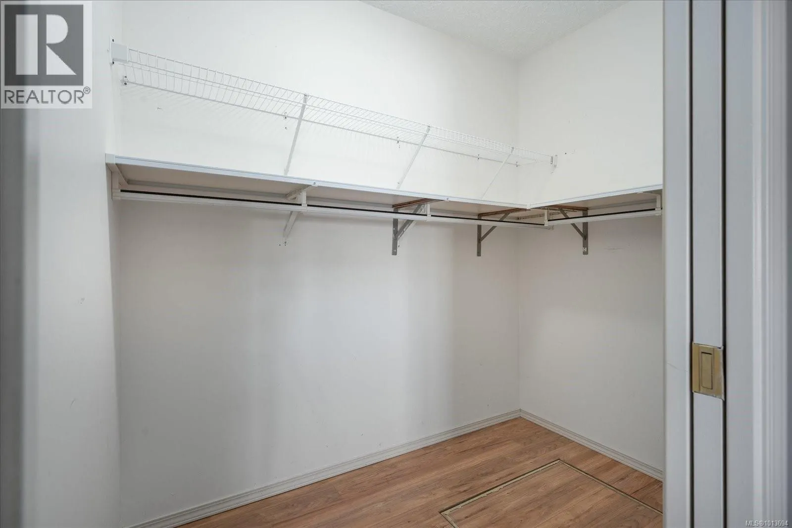 255 Strawberry Cres