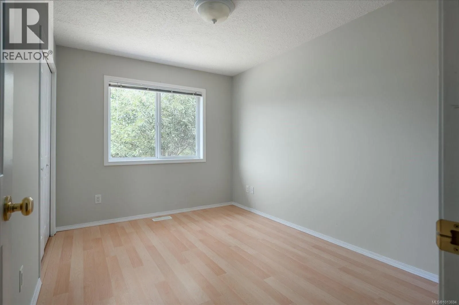 255 Strawberry Cres