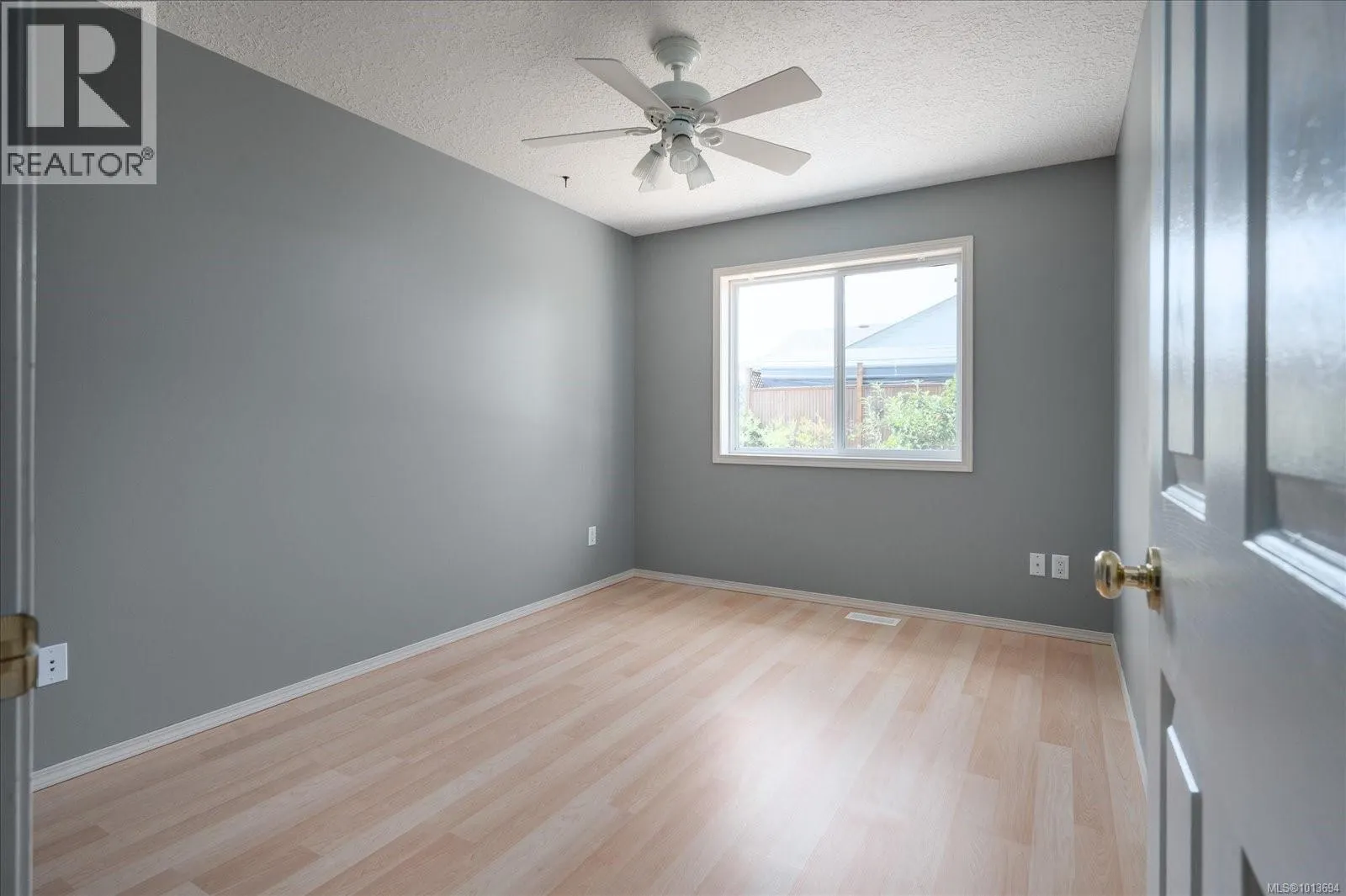 255 Strawberry Cres