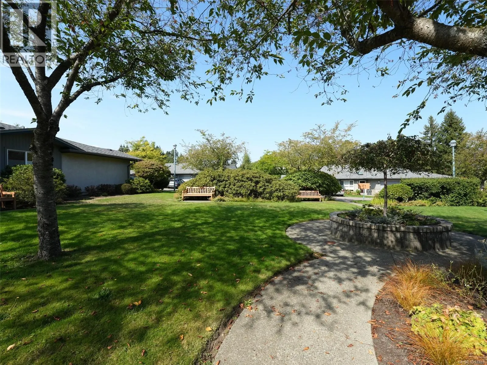 302 1485 Garnet Rd