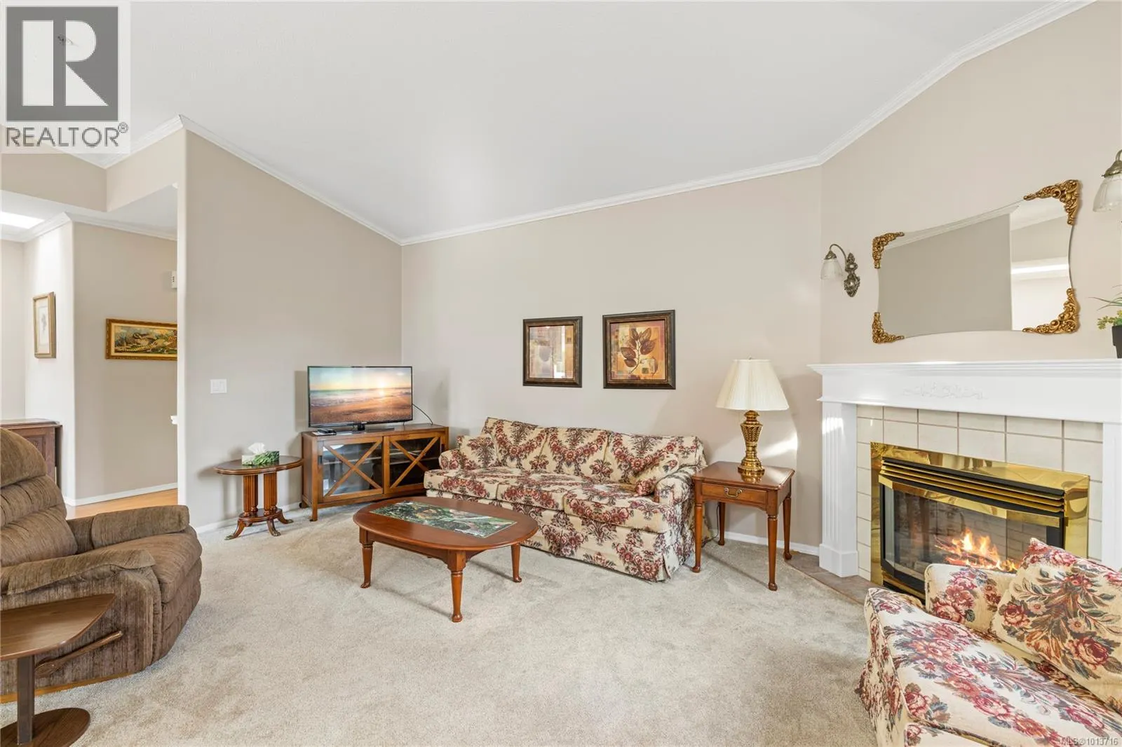 6144 Saturna Ave