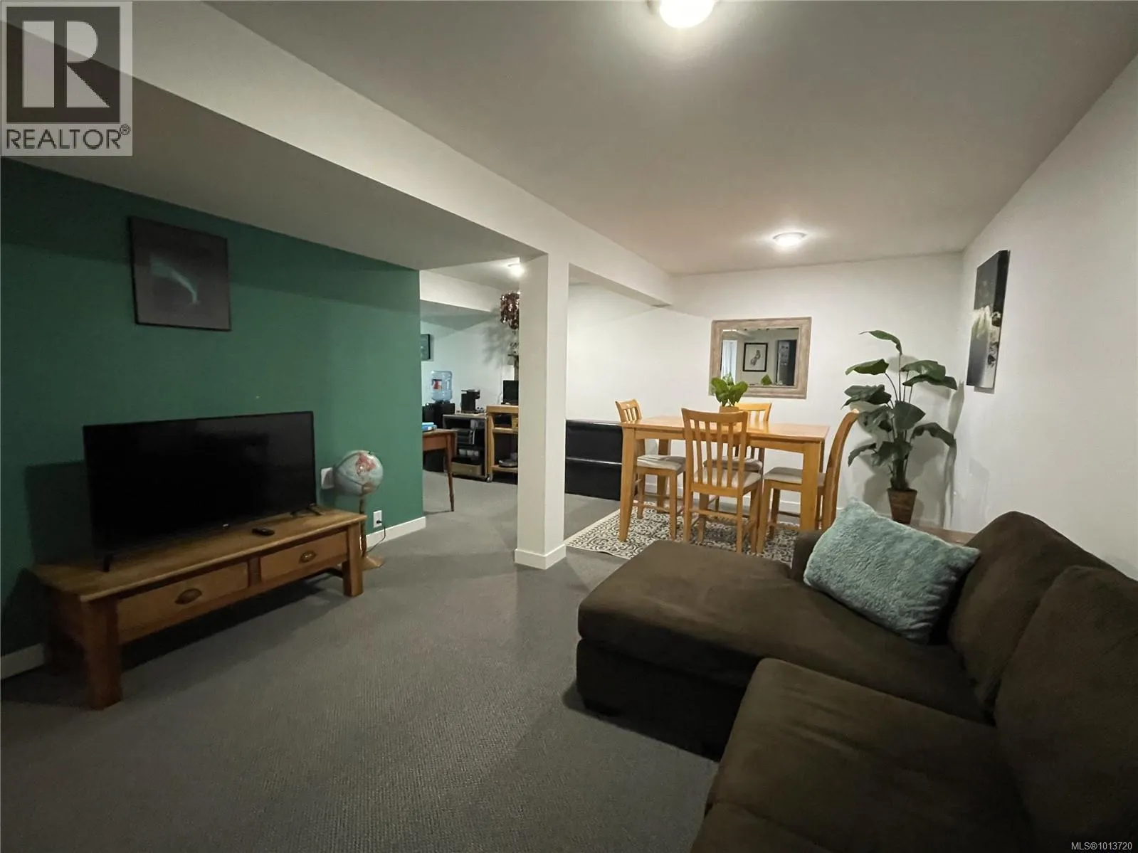 3650 8th Ave