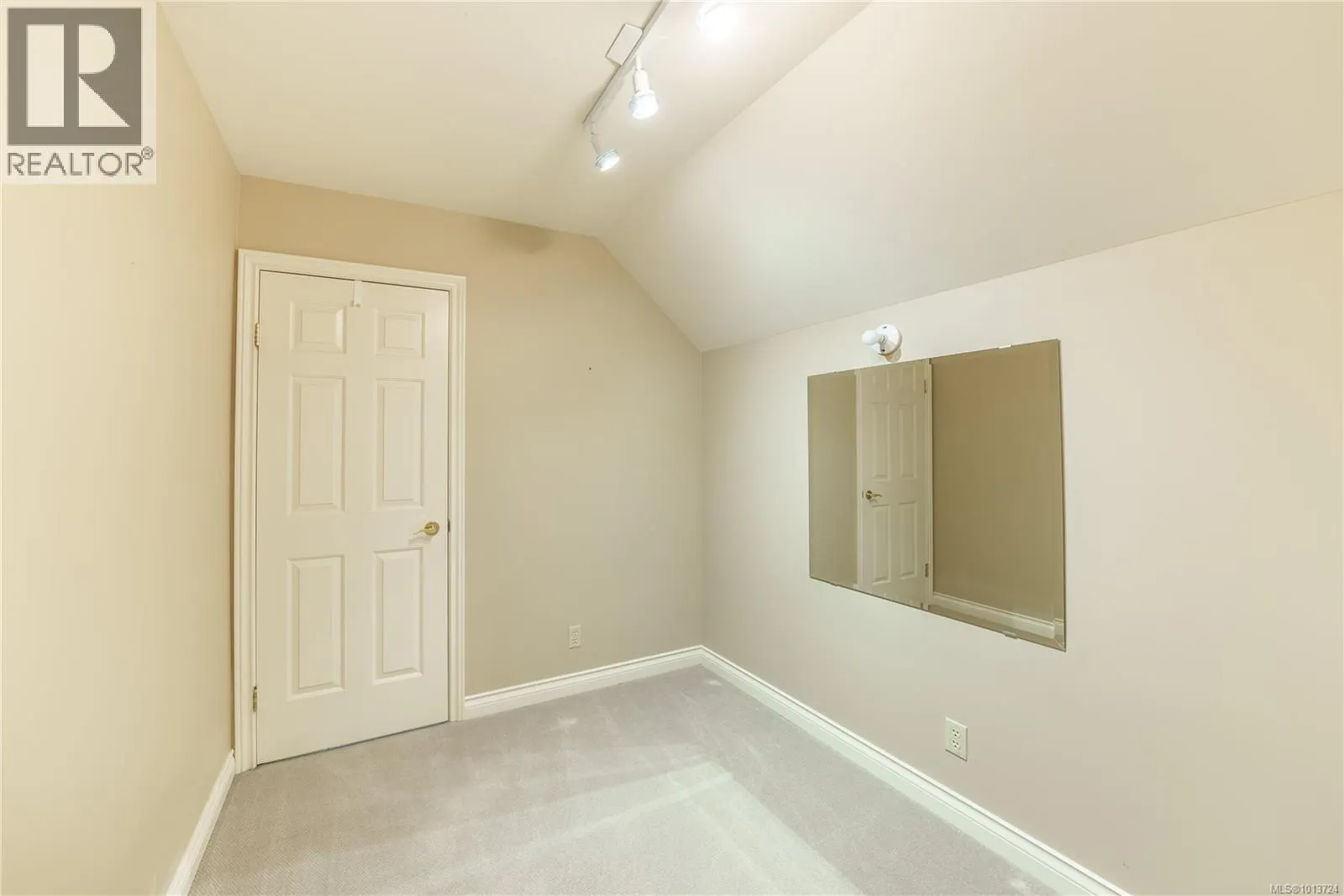 2321 Boulding Rd