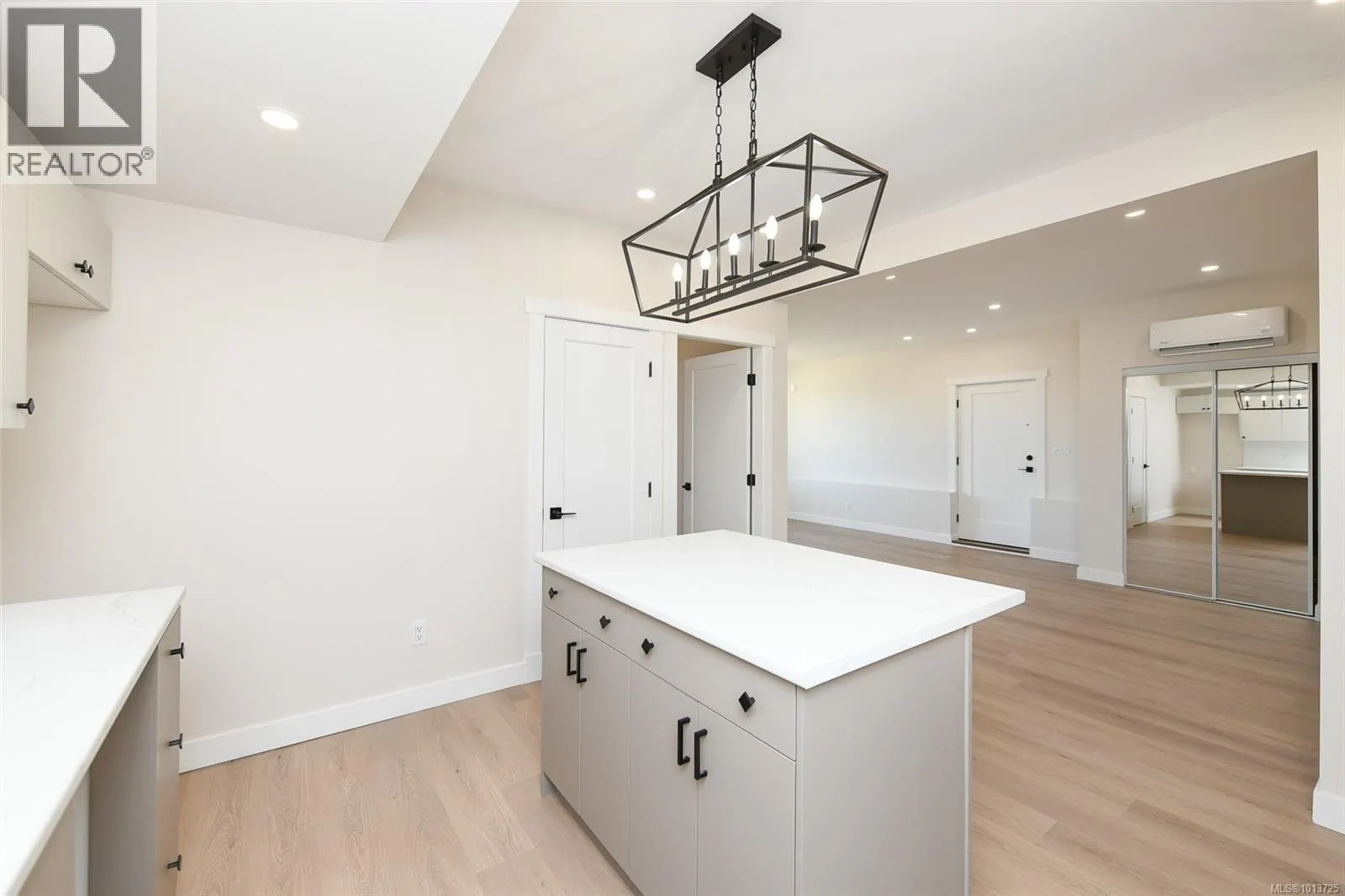 3287 Eagleview Cres